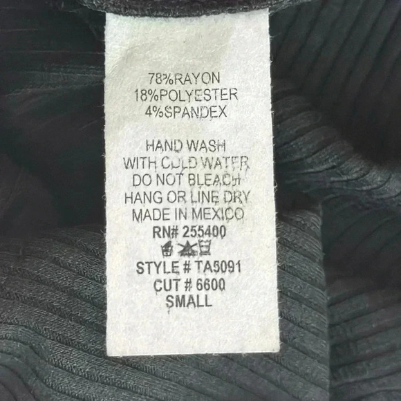 Rebellious Dreamer Juniors Black Rib V-Neck Shirt Size S - Picture 9 of 9